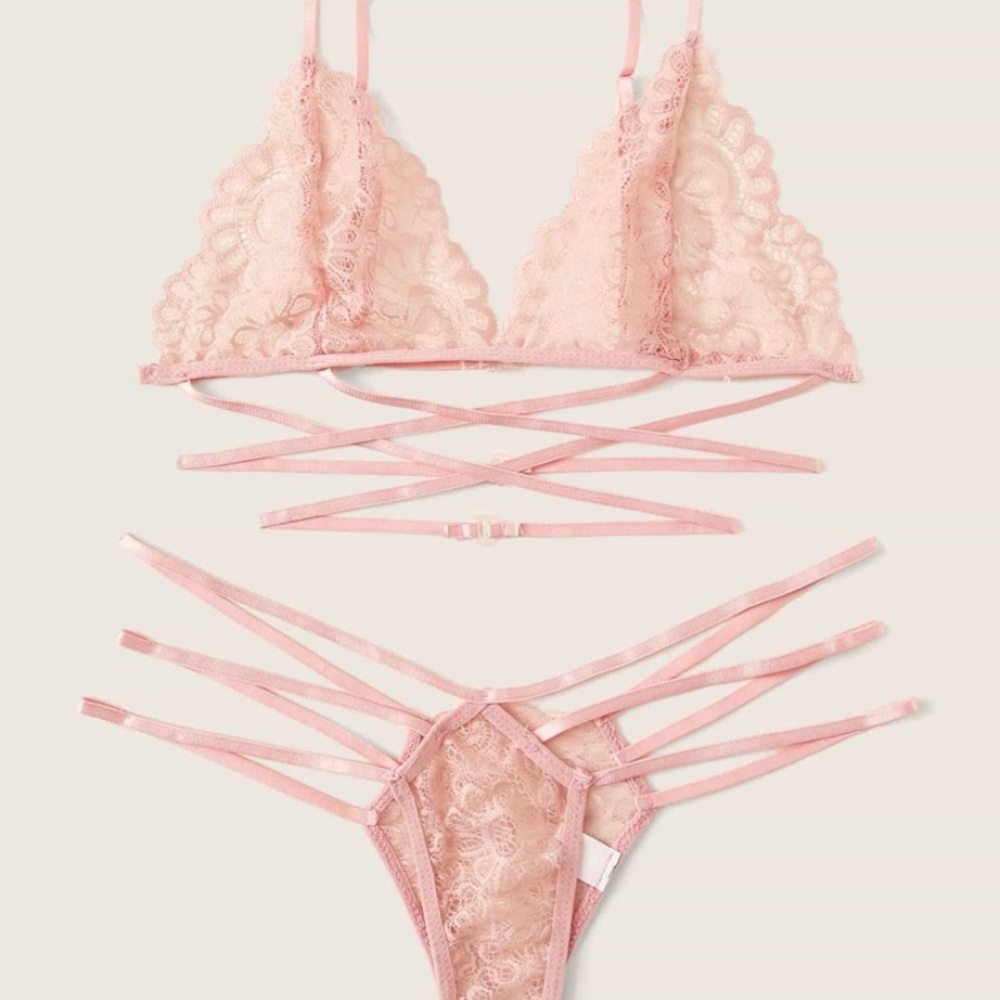Floral Lace Ladder Cut-Out Set